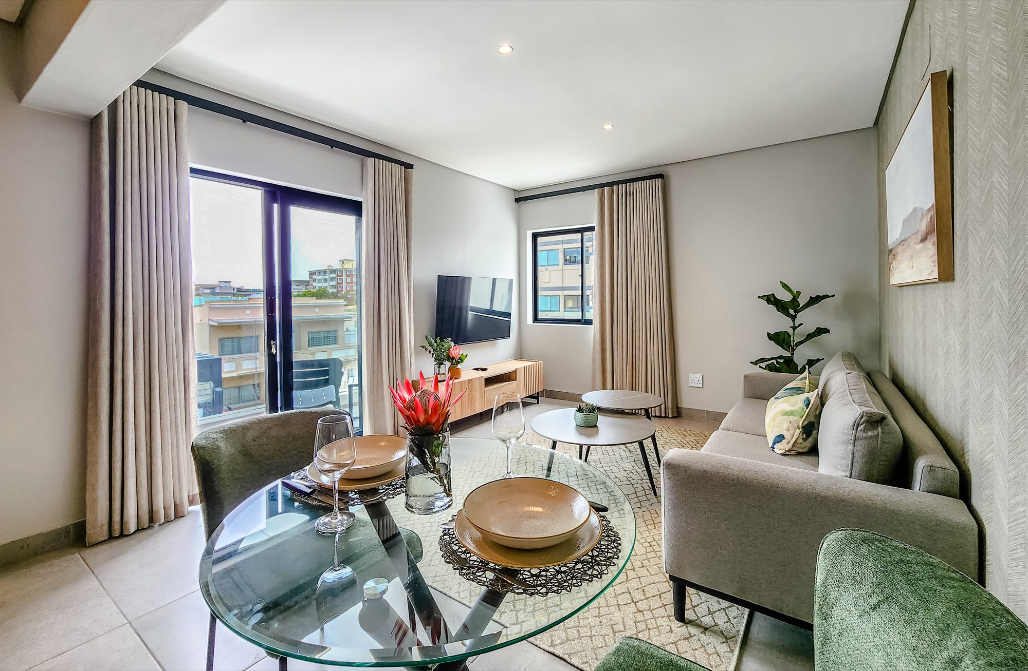 Luxury 1-Bed | Prime Location | Mountain Views — image 1