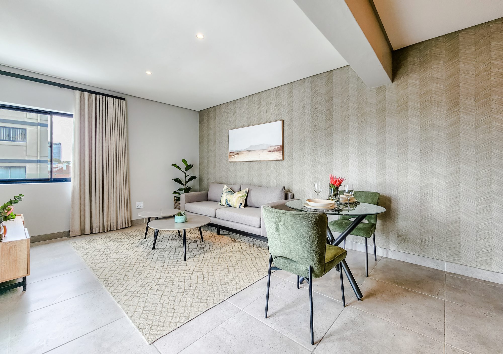 Luxury 1-Bed | Prime Location | Mountain Views — image 2
