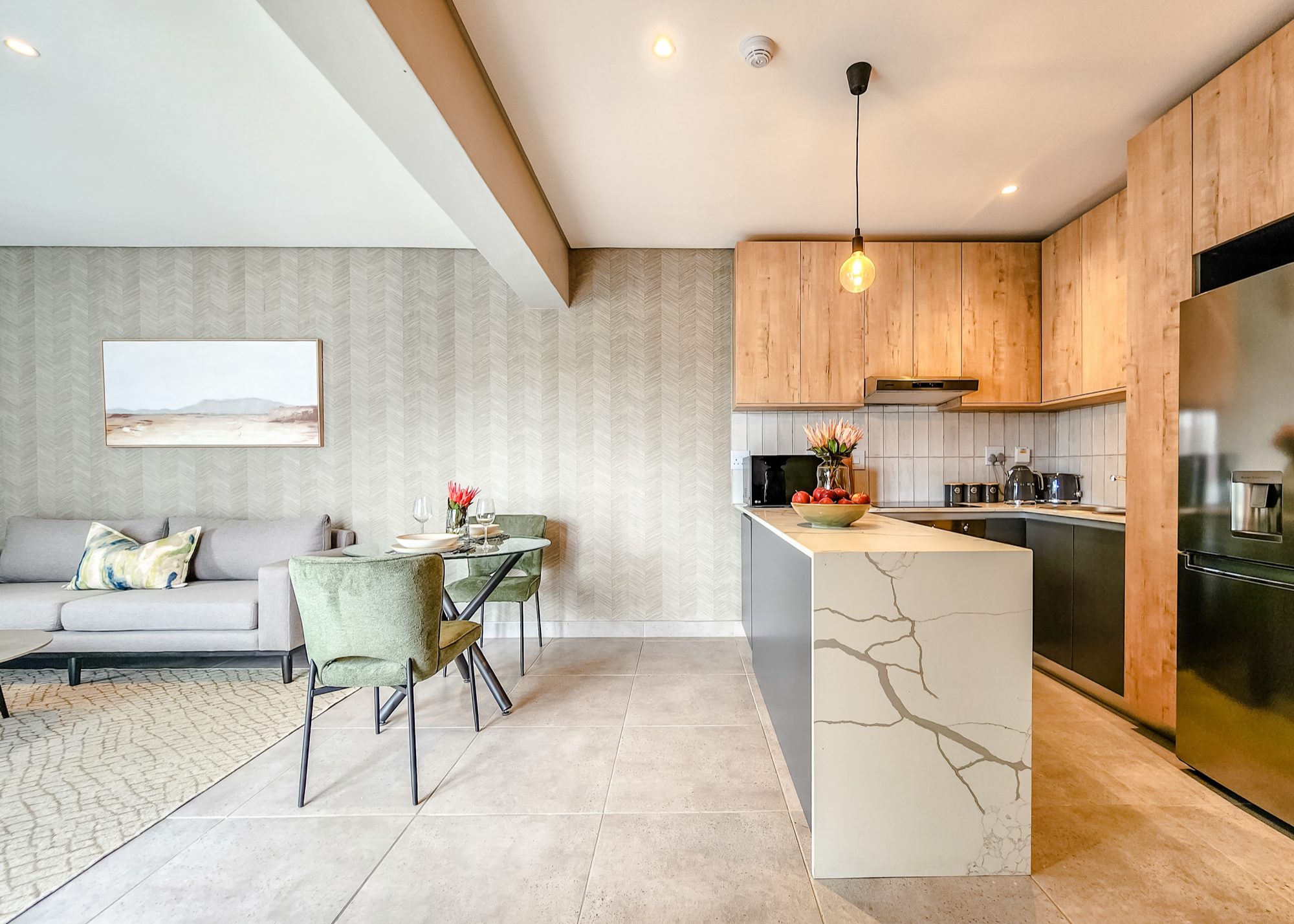 Luxury 1-Bed | Prime Location | Mountain Views — image 3